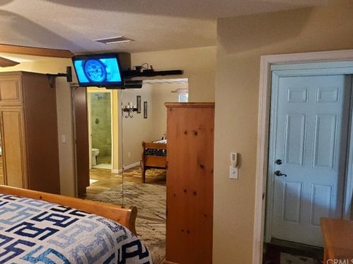 16743 Stallion Pl, Riverside CA  92504-5843 exterior