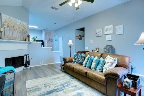 4506 Parkview Ln, Fort Worth TX  76137-5457 exterior