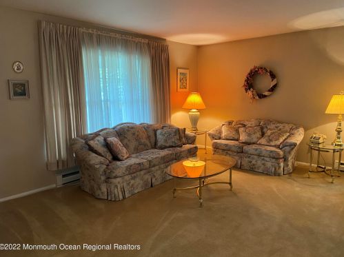5 Frilham Ln, Lakehurst, NJ 08759-6636