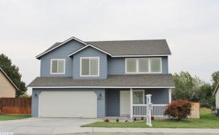 2811 Rainier Pl, Kennewick, WA 99337-3625