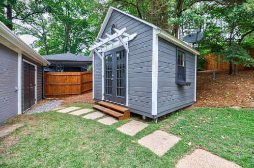 1903 Forest Green Dr, Atlanta GA  30329-2604 exterior