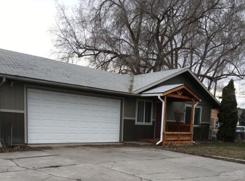 212 7th St, Prineville, OR 97754-1148