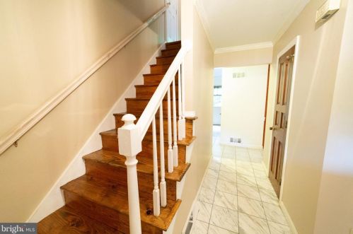 102 Suncrest Rd, Lancaster PA  17601-4834 exterior