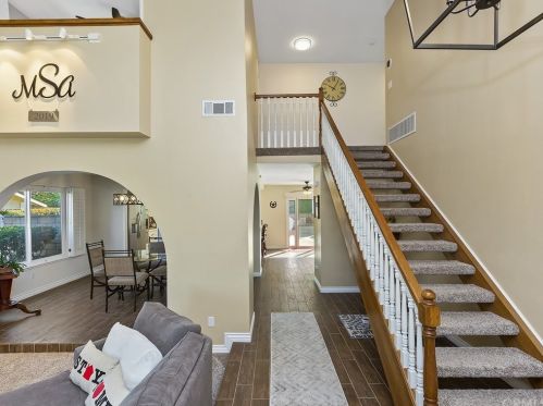 6718 Rycroft Dr, Riverside CA  92506-5315 exterior