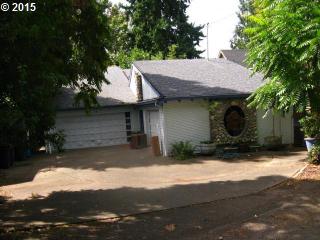 3526 Hillside Dr, Portland, OR 97267-5824