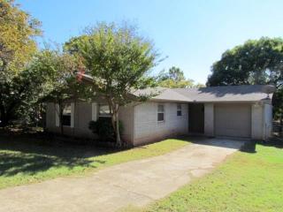 2916 Kathy Ln, Edmond, OK 73034-8236