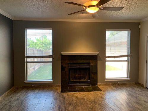 1386 Mimosa Ln, Lewisville, TX 75077-2154