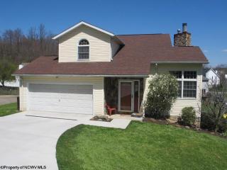 3028 Meadowland Dr, Morgantown, WV 26508-9100