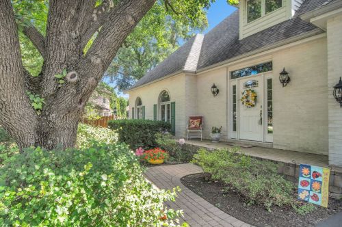 712 Spindletree Ave, Naperville, IL 60565-2876