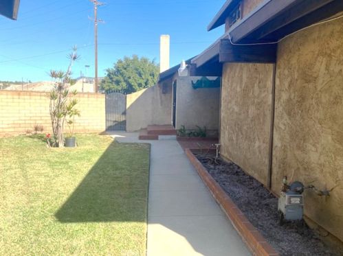 8709 Friendship Ave, Pico Rivera, CA 90660-1622