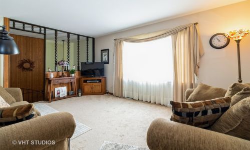 9108 Poplar Rd, Orland Park, IL 60462-2672