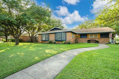 1400 Hummingbird Dr, Vaughan, TX 76645-2339