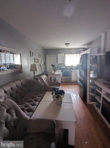 2344 4th St, Philadelphia PA  19133-2909 exterior