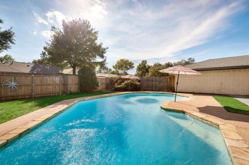 1900 Ports O Call Dr, Plano TX  75075-2149 exterior