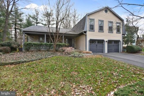 5961 Oakland Park Dr, Springfield, VA 22015-2442