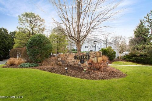 351 Pemberwick Rd, Greenwich CT  06831-4275 exterior