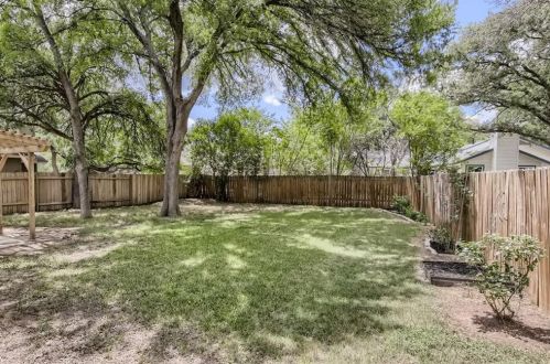11506 Fence Post Trl, Austin TX  78750-1950 exterior