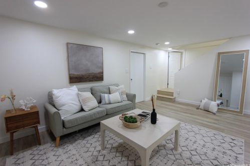 2485 Booth Rd, Honolulu HI  96813-1362 exterior