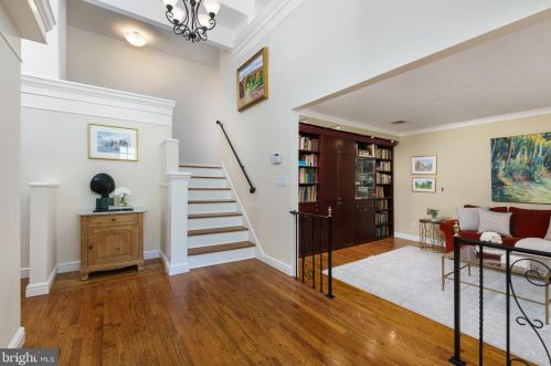 9 Adams Dr, Princeton, NJ 08540-5401