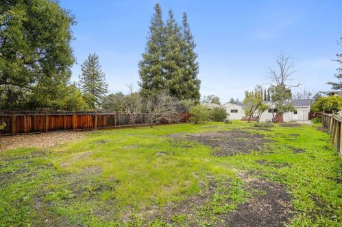 173 Monroe Dr, Palo Alto, CA 94306-4416