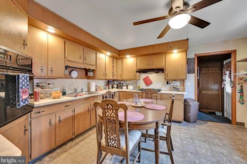 47 Maple Ave, Primrose PA 17901-8950 exterior