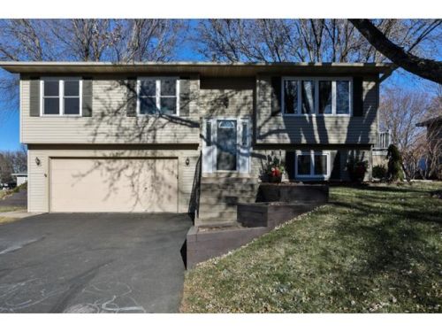 197 Carver Sq, Minnetrista, MN 55387