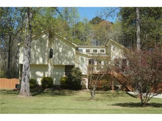910 Victoria Landing Dr, Holly Springs, GA 30189-5479