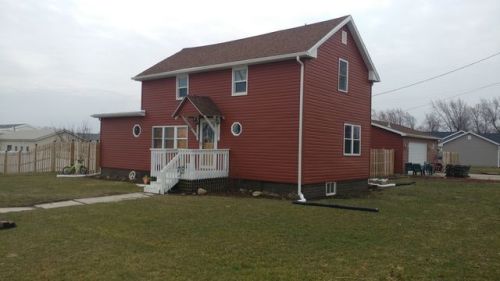 115 Summit St, Gifford, IL 61847-9510