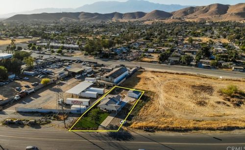 9357 Bellegrave Ave, Riverside CA  92509-2738 exterior