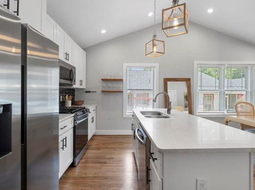 993 Burns Dr, Atlanta GA  30310-4631 exterior