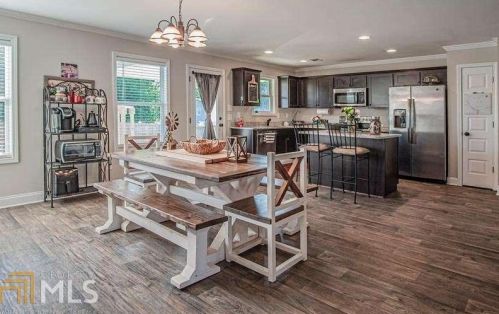 1232 Oak Spring St, Statham, GA 30666-1528