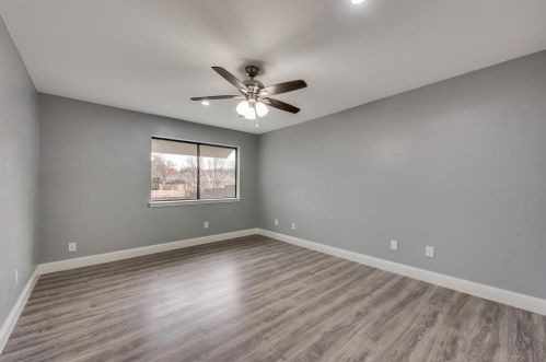 2230 Bowie Dr, Carrollton TX 75006-7754 exterior