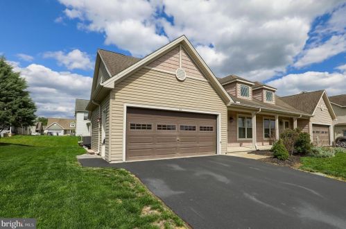 45 Patience Ln, Ephrata, PA 17522-9157