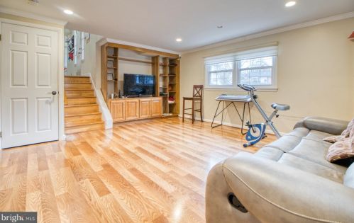 1008 Robroy Dr, Silver Spring MD exterior