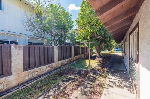 6897 Niumalu Loop, Honolulu HI  96825-1646 exterior