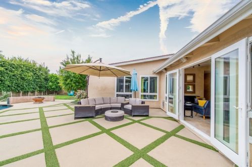 9334 Shrike Ave, Santa Ana, CA 92708-7254