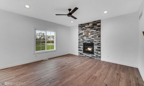 84 Bergamo Ln, Crown Point, IN 46307-7519