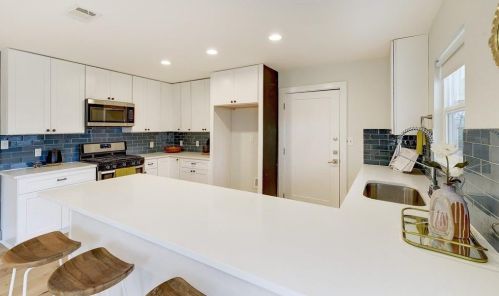 1717 Adina St, Austin TX  78721-1507 exterior