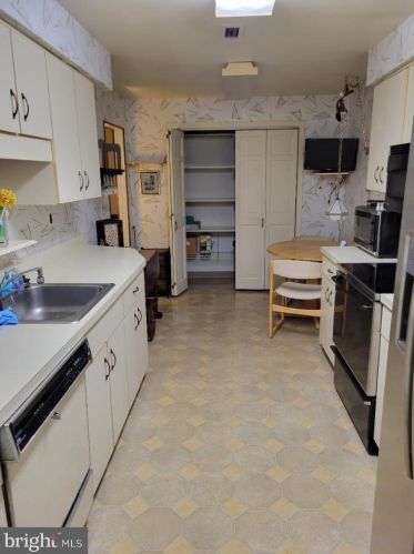 400 Haddon Ave, Haddonfield NJ 08033-1769 exterior