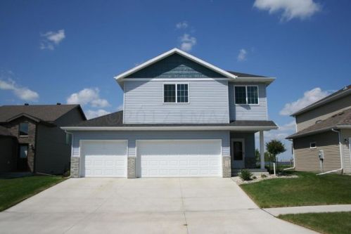 6249 55th Ave, Fargo, ND 58104-5669