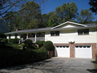 1902 Mountain Brook Dr, Dalton, GA 30720-5782