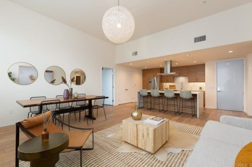 960 Coast Highway 101, Encinitas, CA 92024-2049