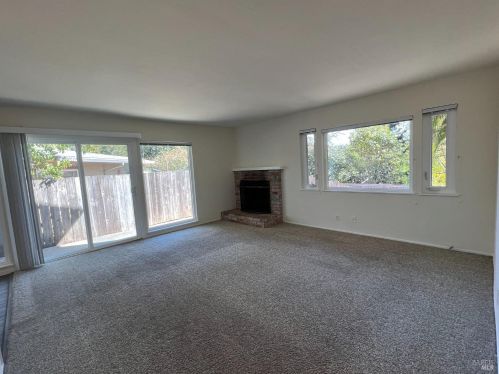 29 Leafwood Cir, San Rafael, CA 94901-1652