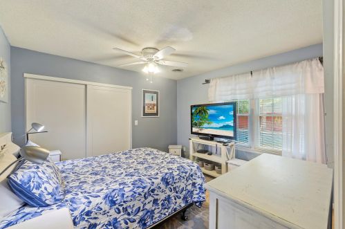 3405 Hartnett Blvd, Isle Of Palms SC  29451-2569 exterior