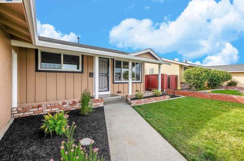 28289 Cardinal St, Hayward, CA 94545-4903