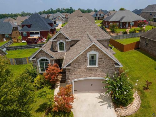 104 Falls Dr, Bonaire, GA 31005-4900
