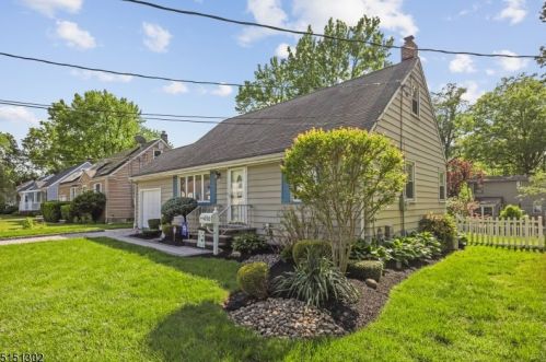 716 Brookside Rd, Rahway, NJ 07065-1807