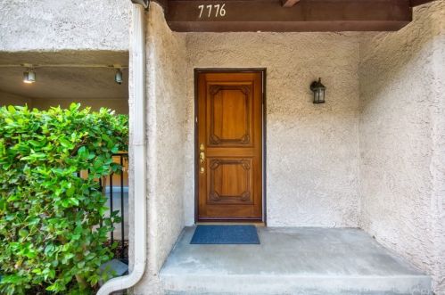 7776 Via Ronaldo, Burbank, CA 91504-1435