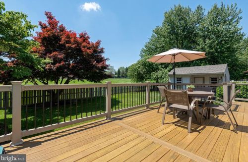 884 Salisbury Ct, Lancaster PA  17601-4481 exterior