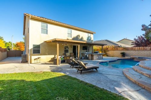 43635 Rialto Dr, Lancaster CA  93535-6156 exterior